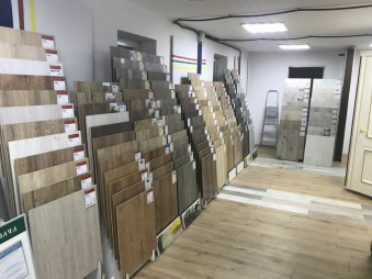 Розничный магазин дверей и напольного покрытия